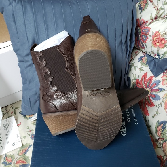 Anthropologie GeeWawa Tilly Chelsea Boot LAST CALL - Picture 3 of 4